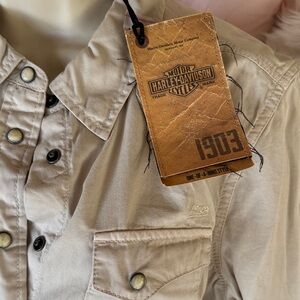 Harley-Davidson Light Tan Button-Up Shirt Medium